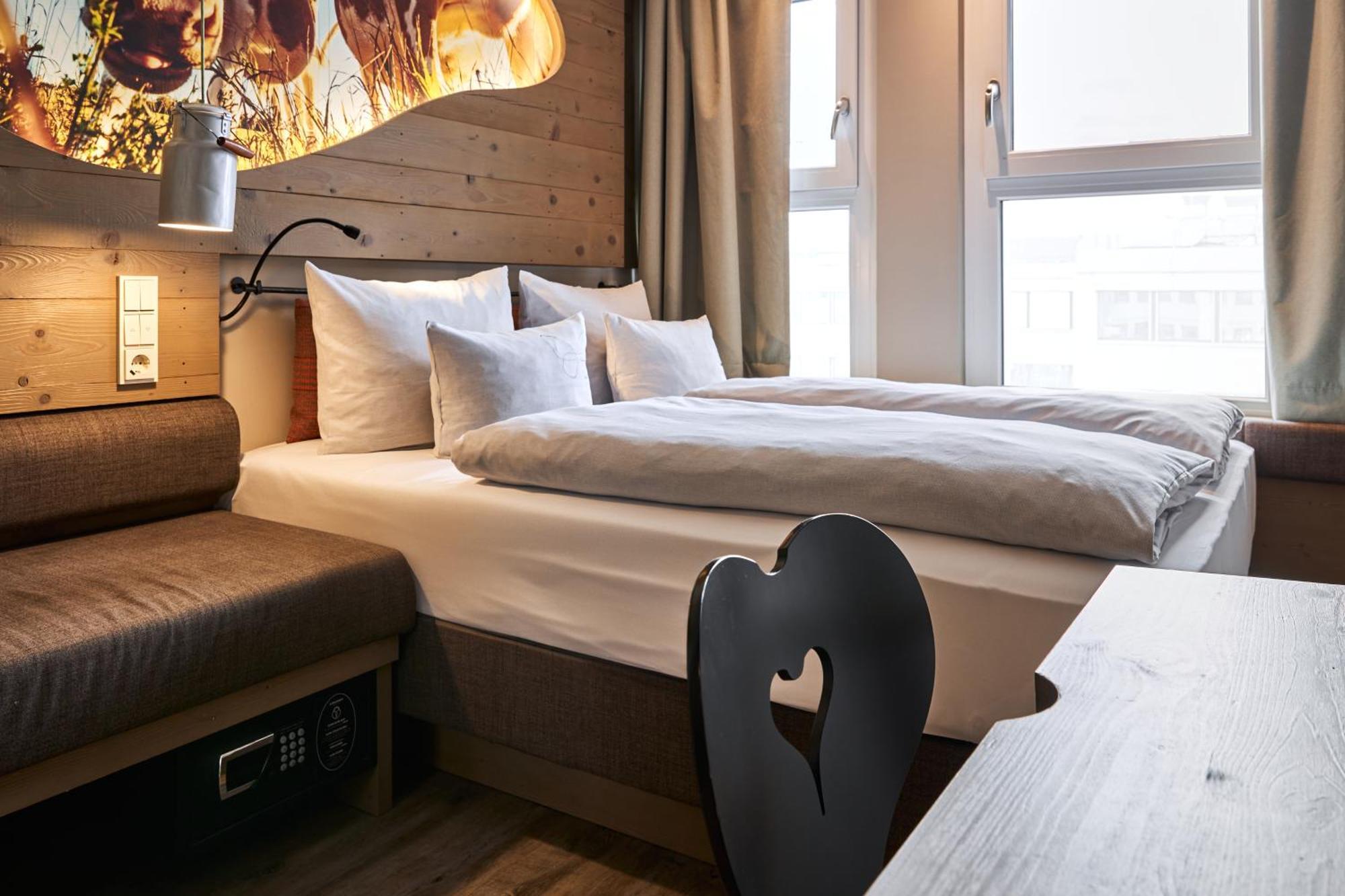 Hotel Cocoon Hauptbahnhof Monaco di Baviera Esterno foto